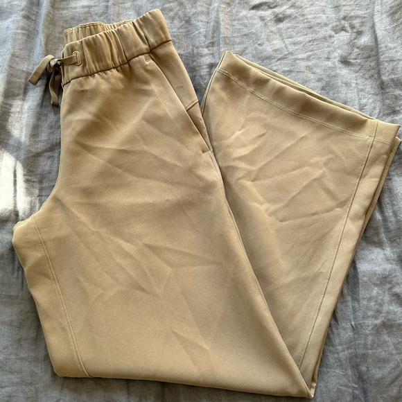 Lululemon On the Fly wide leg pant - Picture 1 of 4